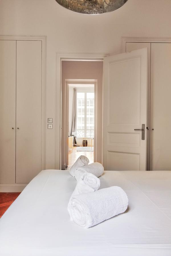 Apartment Saint Philippe Du Roule Paris