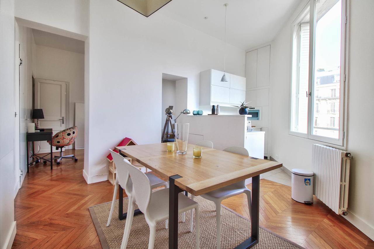 Apartment Saint Philippe Du Roule Paris